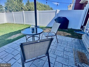 576 Thumper Dr in Ranson, WV - Building Photo - Building Photo