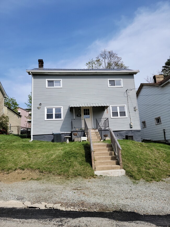 39 William Ave in Greensburg, PA - Foto de edificio - Building Photo
