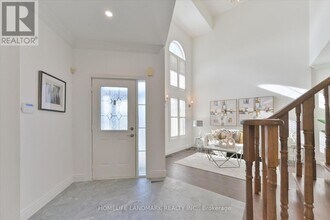 27 Alpine Crescent in Richmond Hill, ON - Building Photo - Building Photo