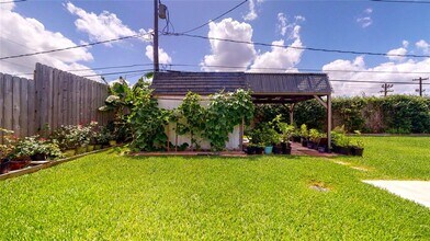 3011 Larknolls Ln in Houston, TX - Building Photo - Building Photo