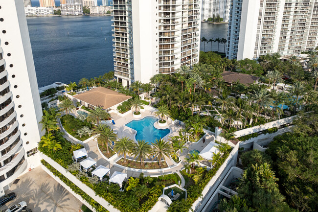 Williams Island 2800 in Aventura, FL - Building Photo - Building Photo