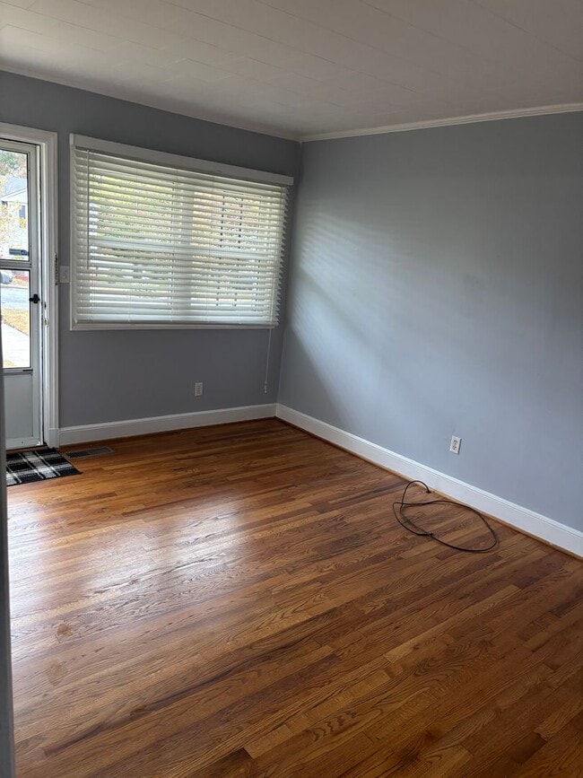 224 Waverly Way in Burlington, NC - Building Photo - Building Photo