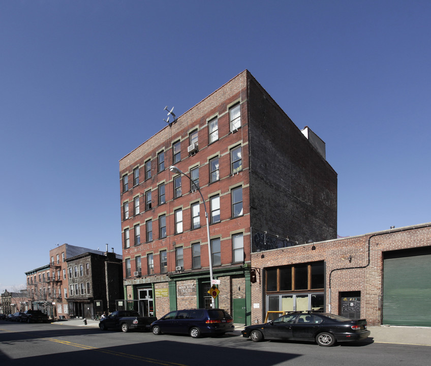 57-59 Grand St in Brooklyn, NY - Building Photo