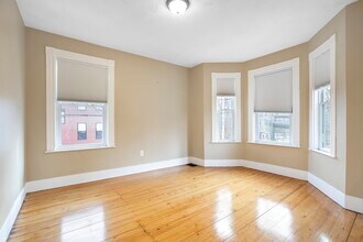 199 Beacon St, Unit #A in Somerville, MA - Building Photo - Building Photo