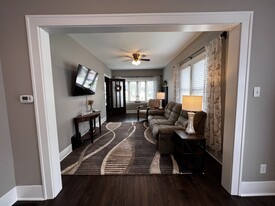 283 S Michigan Ave in Bradley, IL - Building Photo