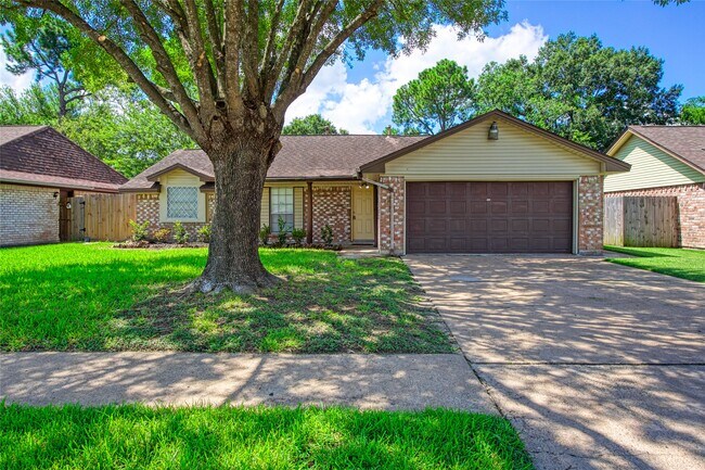 property at 3519 Saratoga Dr