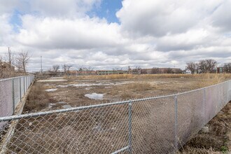 Encuentro Square in Chicago, IL - Building Photo - Building Photo