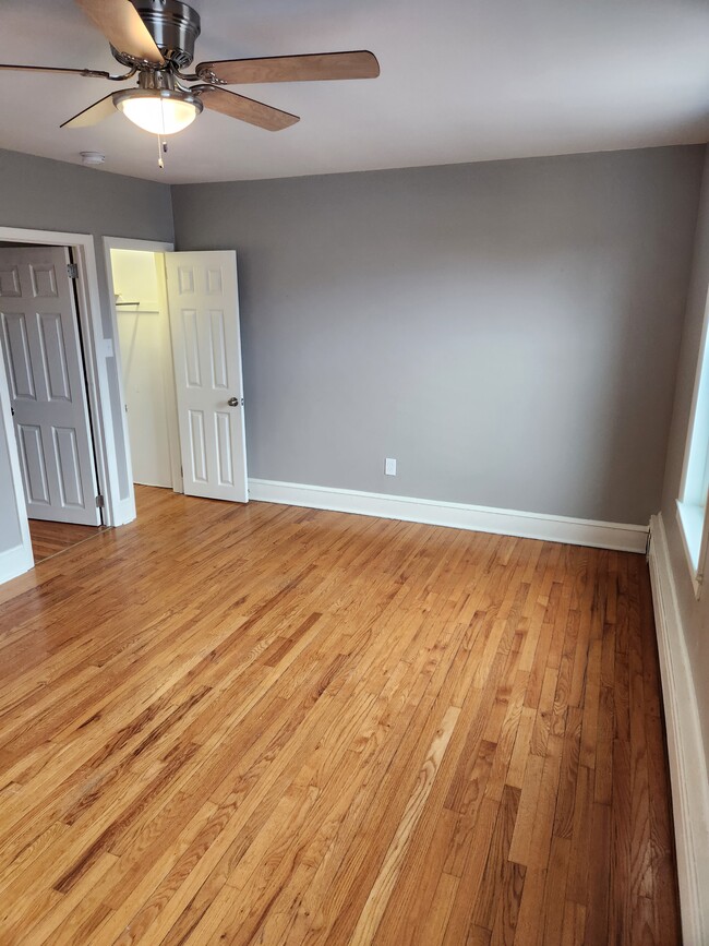 525 Delaware St, Unit Apt 2 in New Castle, DE - Foto de edificio - Building Photo