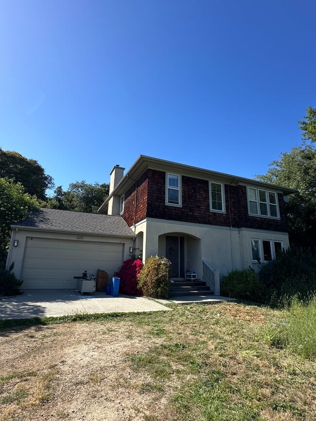 property at 336 Golf Club Dr