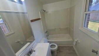 889 S Cherry St in Martinsville, IN - Building Photo