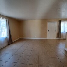 4260 N Vornsand Dr in Las Vegas, NV - Building Photo - Building Photo