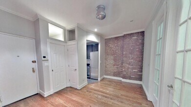 230 E 32nd St, Unit 1A in New York, NY - Building Photo - Building Photo