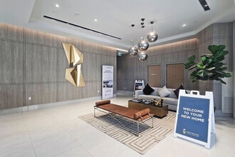 250 Lawrence Ave W in Toronto, ON - Building Photo - Building Photo