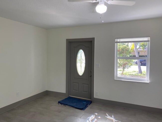 1218 S B St in Lake Worth Beach, FL - Building Photo - Building Photo