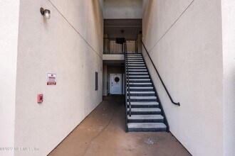 7920 Merrill Rd in Jacksonville, FL - Foto de edificio - Building Photo