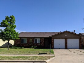 5525 Fordham St in Lubbock, TX - Building Photo
