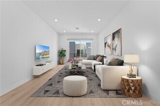 155 Baluster in Irvine, CA - Building Photo - Building Photo