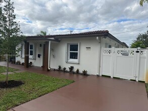 1637 SE 1st St in Pompano Beach, FL - Building Photo - Building Photo