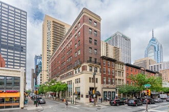 Chestnut View Condominiums in Philadelphia, PA - Foto de edificio - Building Photo