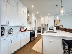 637 Skytop Dr in Cumming, GA - Building Photo