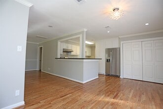 1721 Woodcrest Dr in Houston, TX - Building Photo - Building Photo