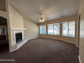 9120 E Swift Trail Dr in Prescott Valley, AZ - Foto de edificio - Building Photo
