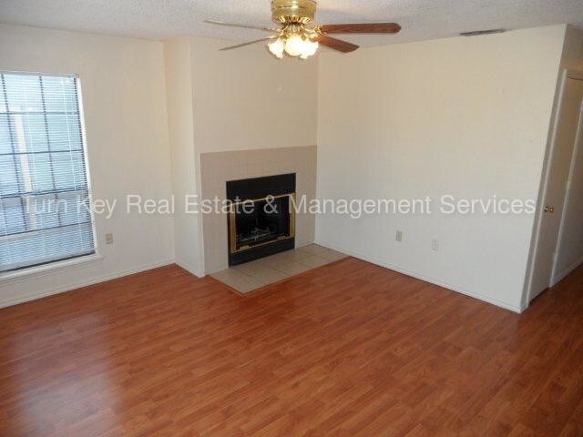 8129 Foxfire Ln-Unit -Unit D in White Settlement, TX - Building Photo - Building Photo