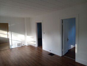 2050 Berdan Ave in Toledo, OH - Foto de edificio - Building Photo