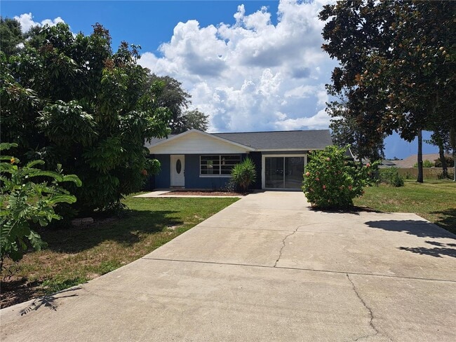 5672 Co Rd 173 in Wildwood, FL - Building Photo - Building Photo