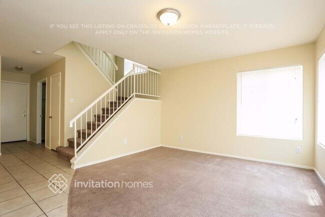 7009 Glass Slipper Ct in Las Vegas, NV - Foto de edificio - Building Photo