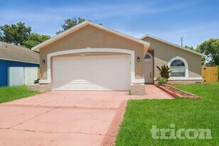 8335 Spring Breeze Ct in Orlando, FL - Building Photo