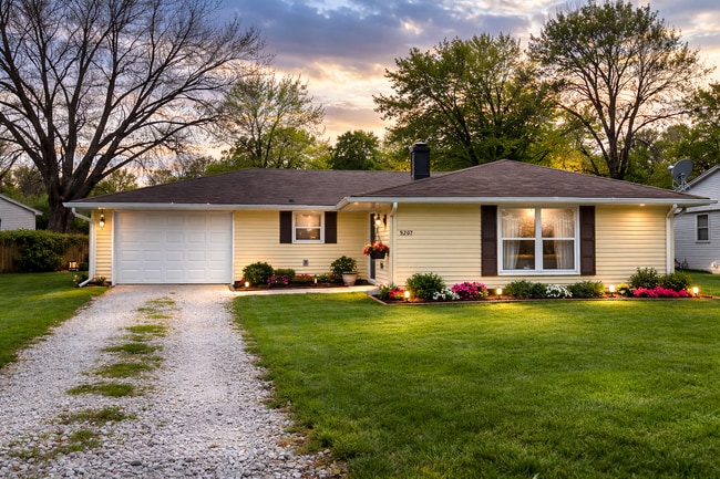 property at 5707 Gateway Dr