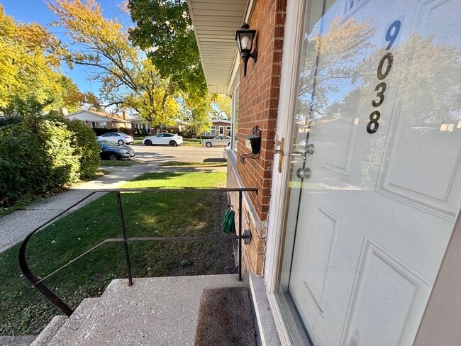 9038 Niles Center Rd in Skokie, IL - Building Photo - Building Photo