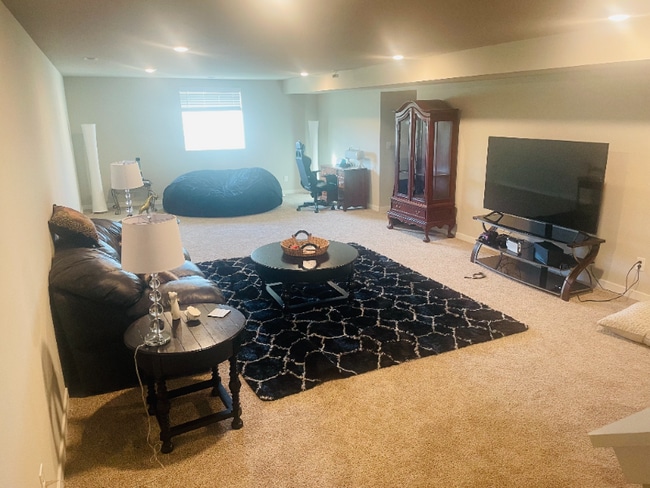 property at 3356 Craven Dr