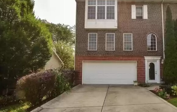 property at 213 Prairie Ct
