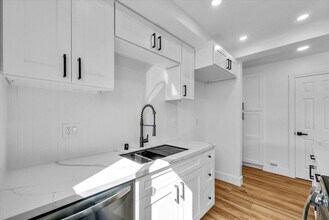 18652 Libra Cir in Huntington Beach, CA - Building Photo - Building Photo