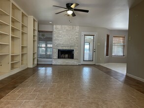 13830 Gunwale Dr in Corpus Christi, TX - Building Photo - Building Photo