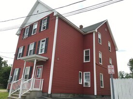239 Turner St in Manchester, NH - Building Photo