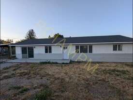 824 Craven Ave in Buhl, ID - Building Photo
