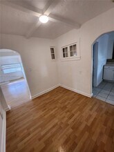 2129 Taylor St in Hollywood, FL - Building Photo - Building Photo