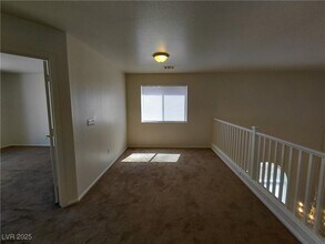 452 Crocus Hill St in Las Vegas, NV - Building Photo - Building Photo
