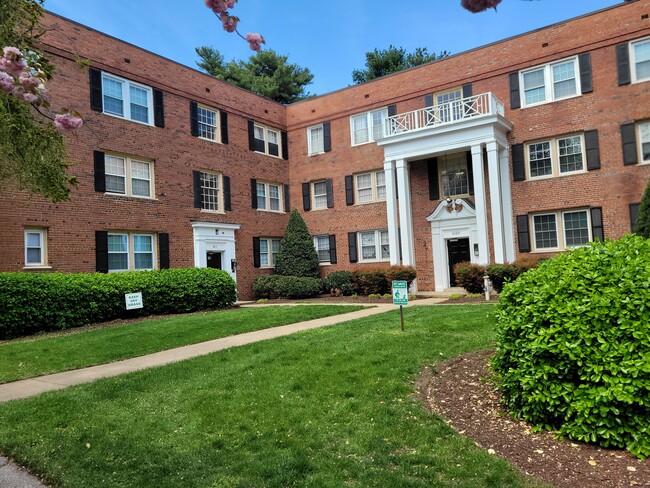 property at 2109 Suitland Ter SE