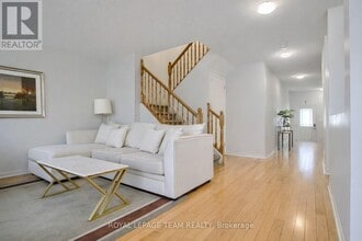 125 Shady Grove St in Ottawa, ON - Building Photo - Building Photo