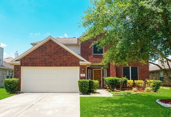 property at 2032 Creek Shore Ln