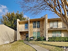 318 Arborview Dr in Garland, TX - Building Photo