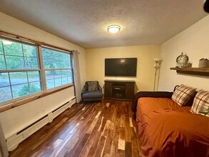 2943 N Reynolds Rd in Interlochen, MI - Building Photo - Building Photo