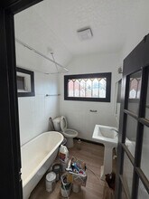 16401 Hwy 99, Unit 2 in Lynnwood, WA - Building Photo - Building Photo