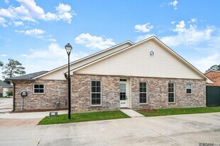 306 St Thomas Ln in Baton Rouge, LA - Building Photo