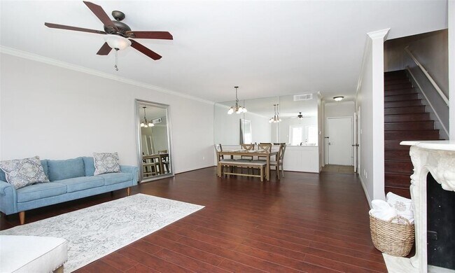 562 Wilcrest Dr photo'