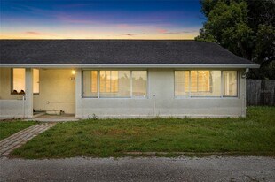 2196 Bell Cheer Dr in Clearwater, FL - Building Photo